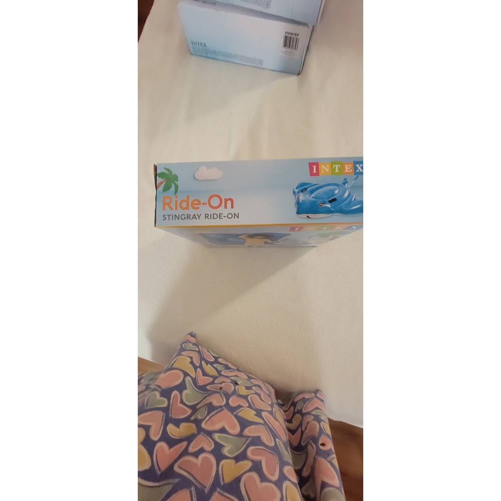 Intex Stingray Ride-0n  Inflatable Pool Toy NWT - Picture 2 of 5
